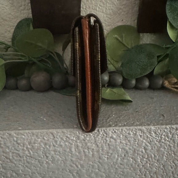 Louis Vuitton
Vintage 1988 Elise Wallet - Picture 3 of 16